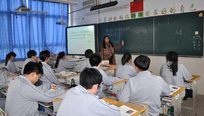 亲病重身亡男孩将其遗体火化后奔赴考场AG真人娱乐2021年高考前2天父