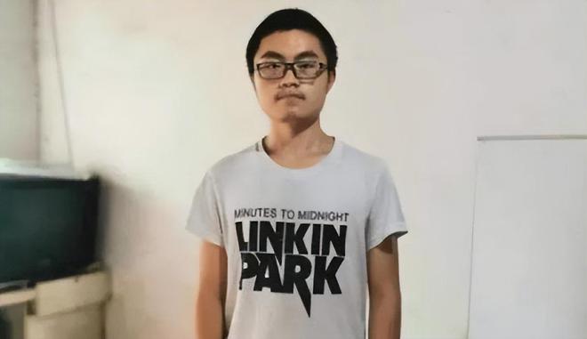 亲病重身亡男孩将其遗体火化后奔赴考场AG真人娱乐2021年高考前2天父(图18)