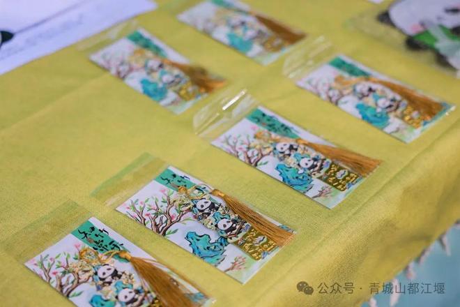 山都江堰太火爆NPC白娘子被求合影到宕机AG真人游戏地址顶流实锤！这个五一青城(图11)
